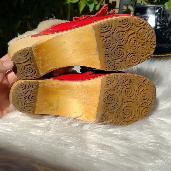 Ugg Kiltie Red Patent Leather Clogs Mules 4 - Picture 8 of 16